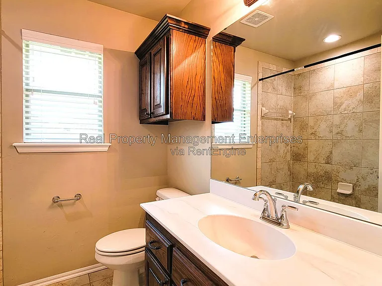4500 Oasis Ct — Photo 17