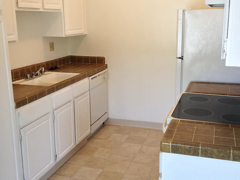 11425 Rochester Ave #21 — Photo 14