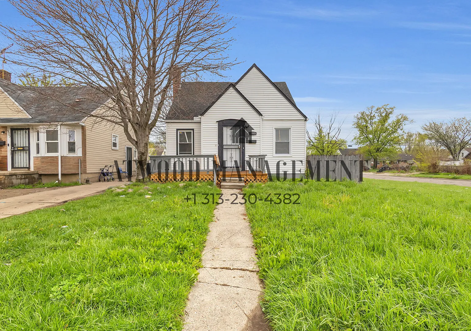 This beautifully updated 3-bedroom, 1-bath single-family home is ready for move-in! — Photo 1