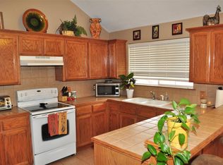 313 SW 40th St, Moore, OK 73160