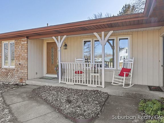 3rd image of 3150 Rosewood St