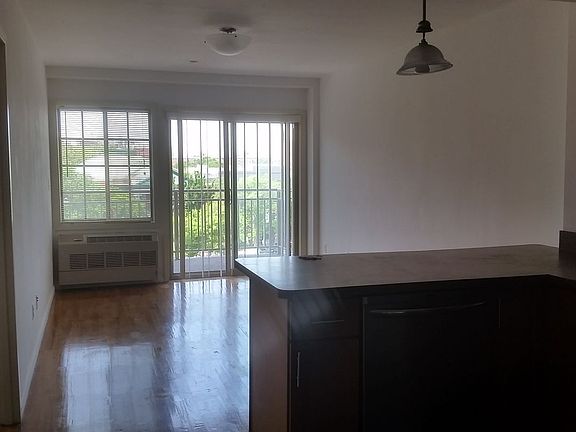 5th image of 4207 Kissena Blvd APT 5C