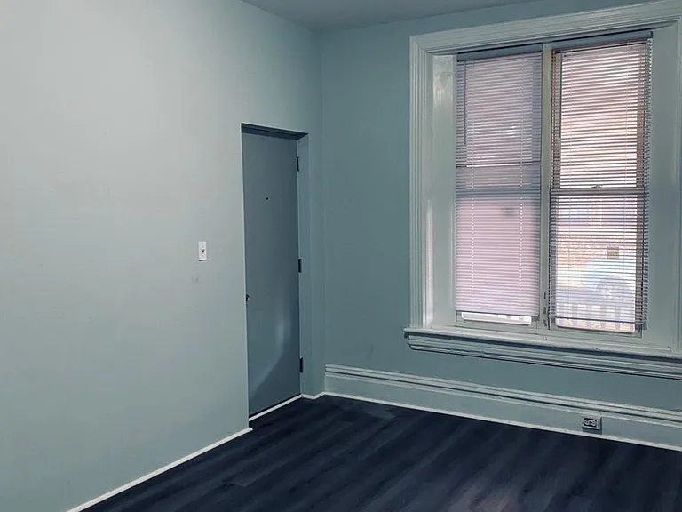 1162 Mulberry St — Photo 1