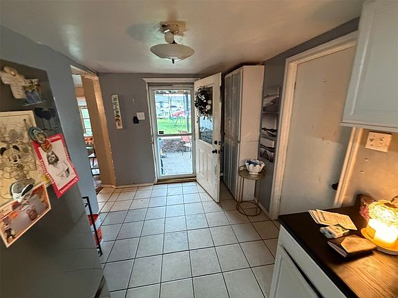 3rd image of 5505 Urbanview St