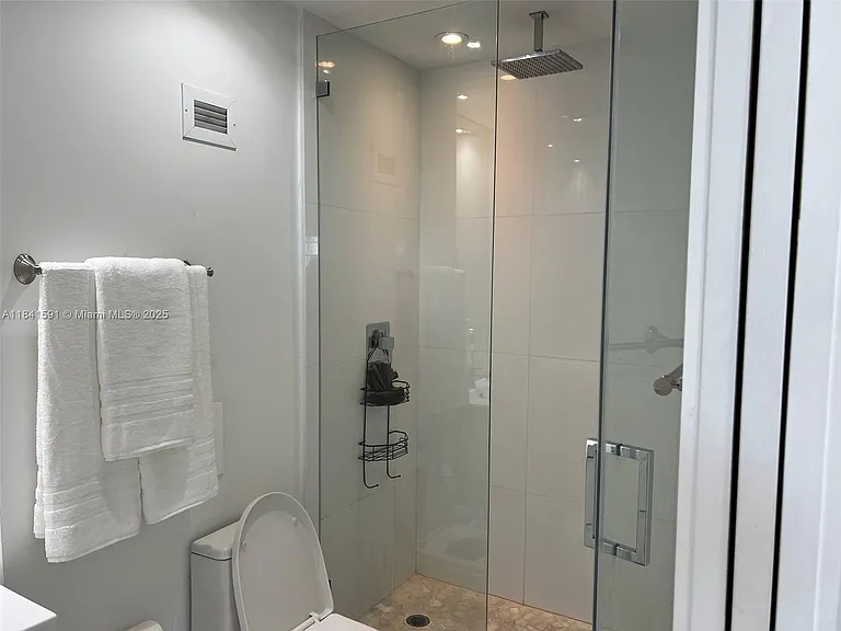 100 Lincoln Rd #1601 — Photo 16
