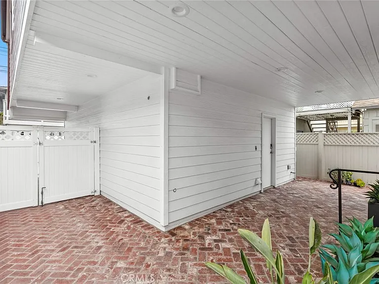 117 Marine Ave — Photo 35