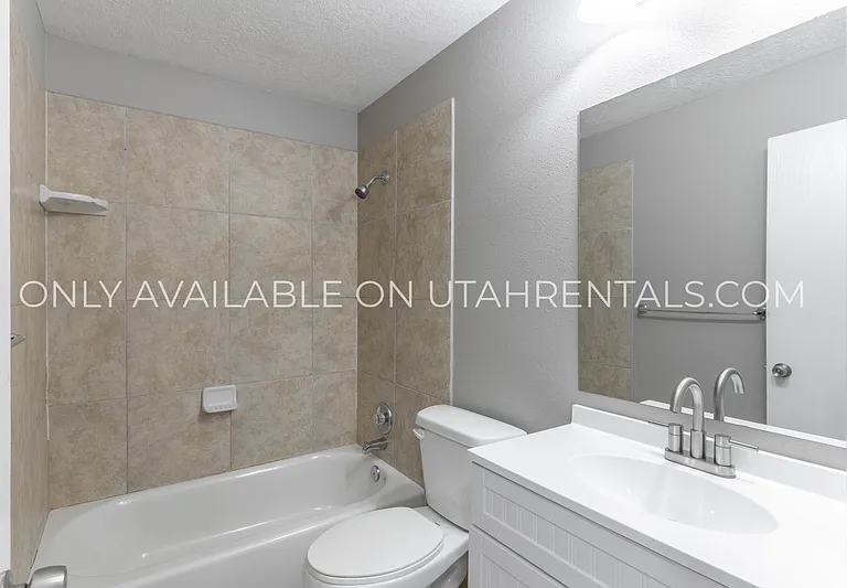 4420 S Dean Cir #B — Photo 8