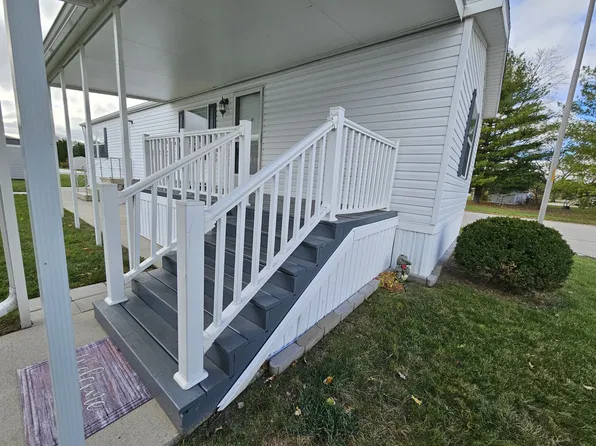 30630 Drouillard Rd #121, Walbridge, OH 43465