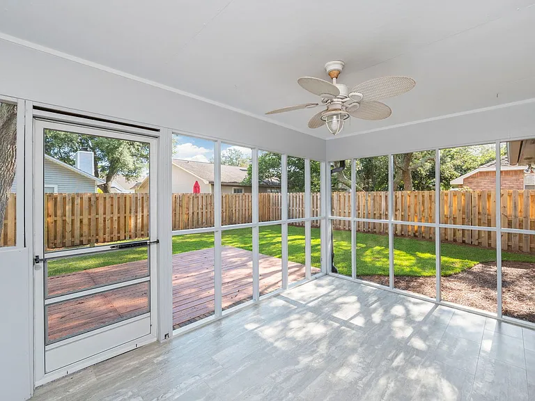 305 Parkwood Pl — Photo 32