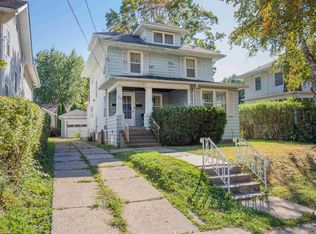 1021 E High St, Davenport, IA 52803