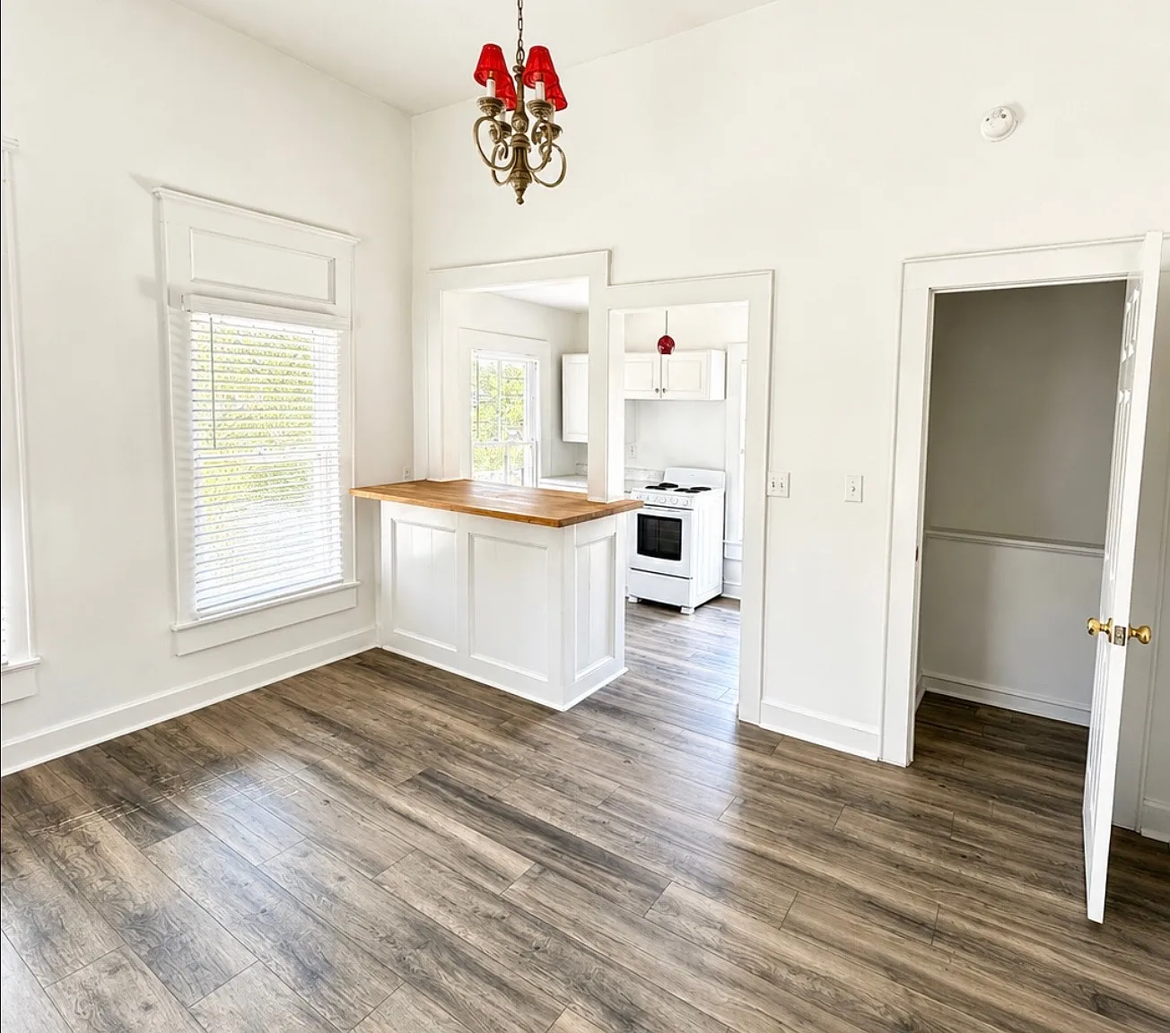 1 bed, $1,200 — Photo 2