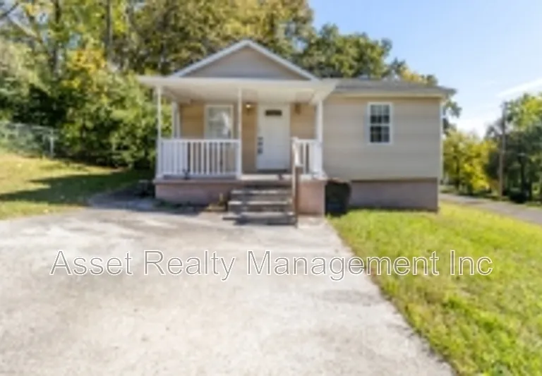 934 Ohio Ave — Photo 2