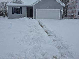 530 Hawk Wood Ct NE, Cedar Springs, MI 49319