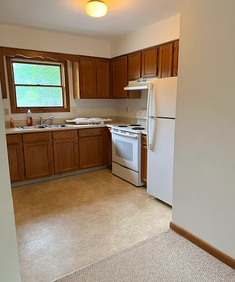 91 Shirley Cir #141 — Photo 2