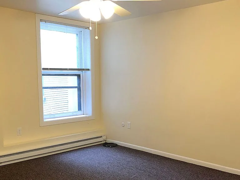 Washington Plaza Apartments — Photo 24