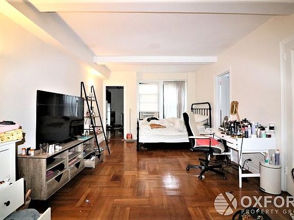 3rd image of 127 W 96th St APT 6J