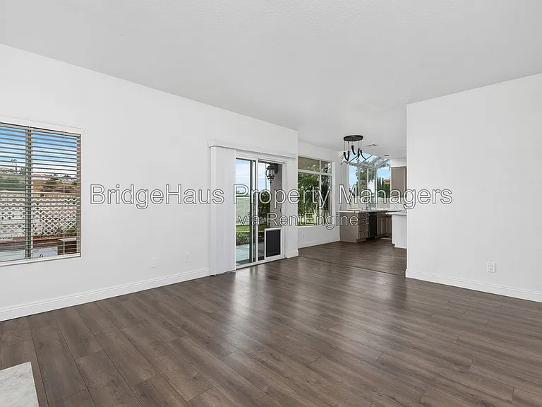 953 Gallery Dr — Photo 14