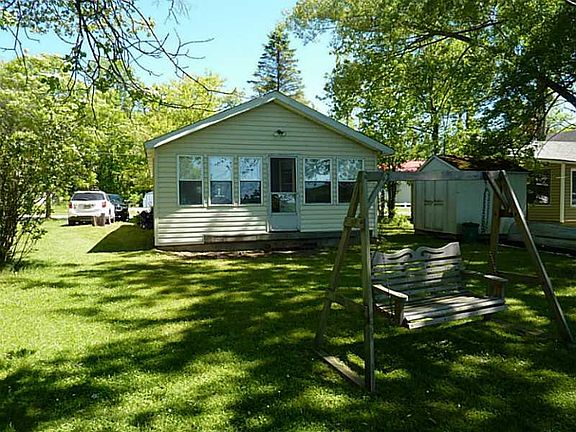 2nd image of 24151 Lakeview Dr