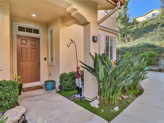 2nd image of 27911 Baneberry Pl