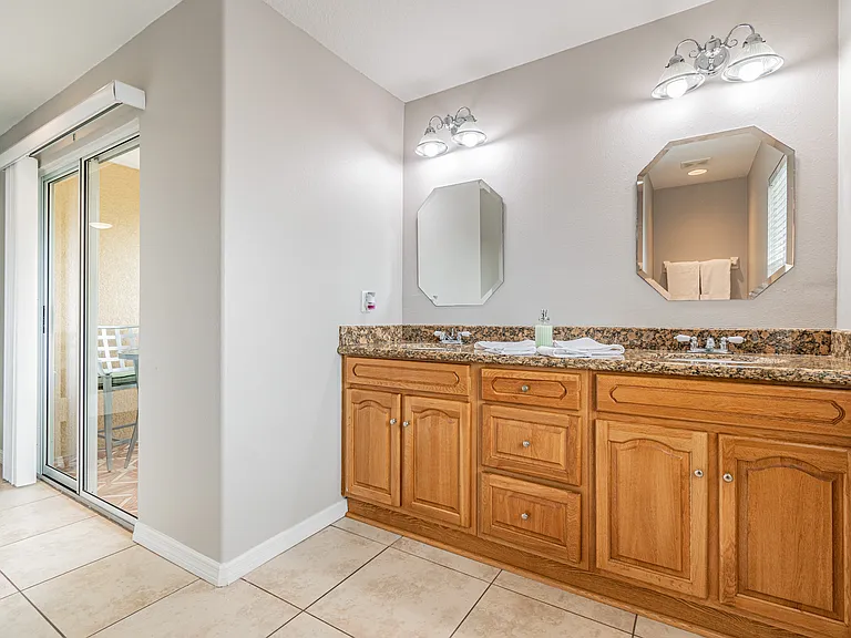 2907 W Chestnut St — Photo 28