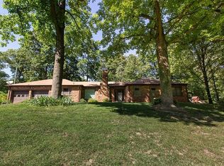 20 Woodland Ct, Belleville, IL 62226