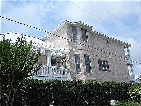 1st image of 1801 Barkley Ave