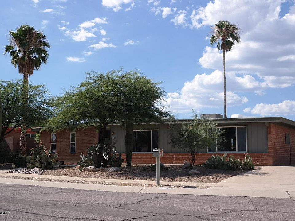1st image of 8633 E Helen Pl