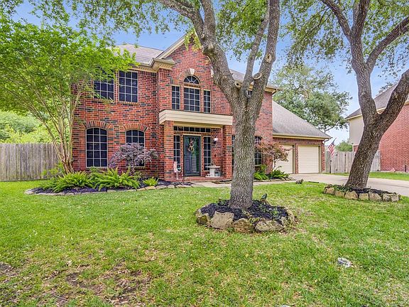 3rd image of 4406 Village Heights Ct