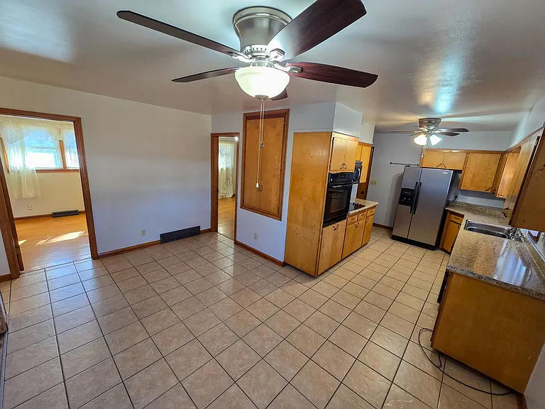 1605 Grand Ave — Photo 12