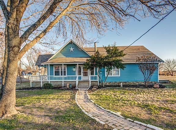 3rd image of 936 Red Rock Cir