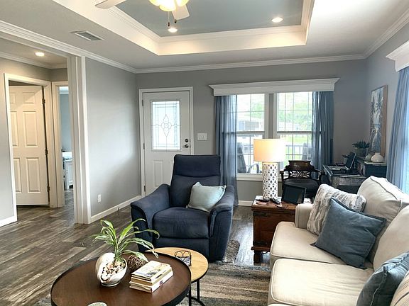 4th image of 200 Forest Dr #P7j2tm