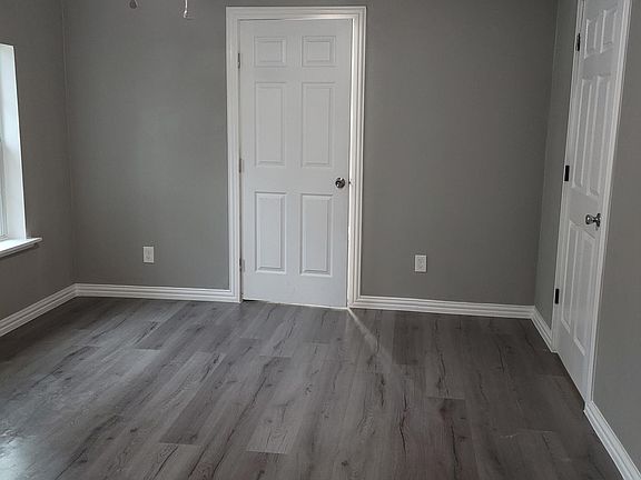 2nd image of 2735 Franklin St #2