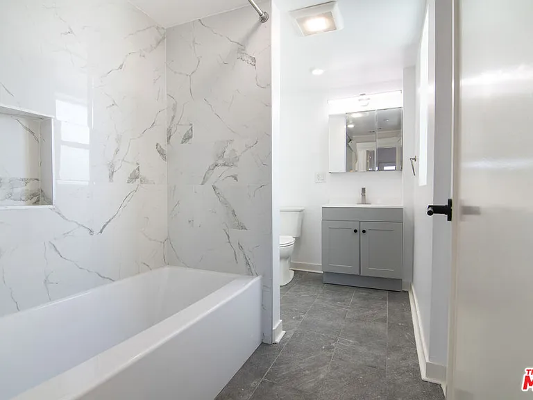 1411 N Tremont St #2 — Photo 17