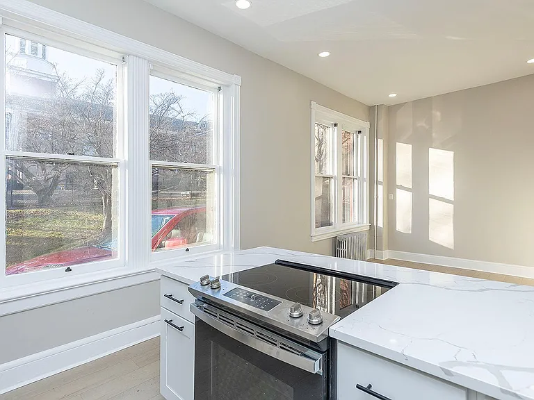 105 Washington St — Photo 11