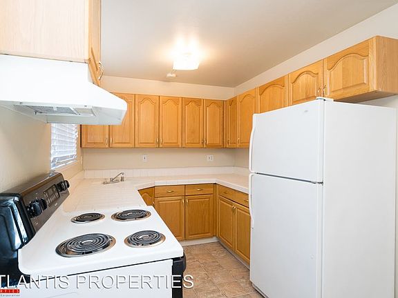 5th image of 895 Burbank Dr APT 7
