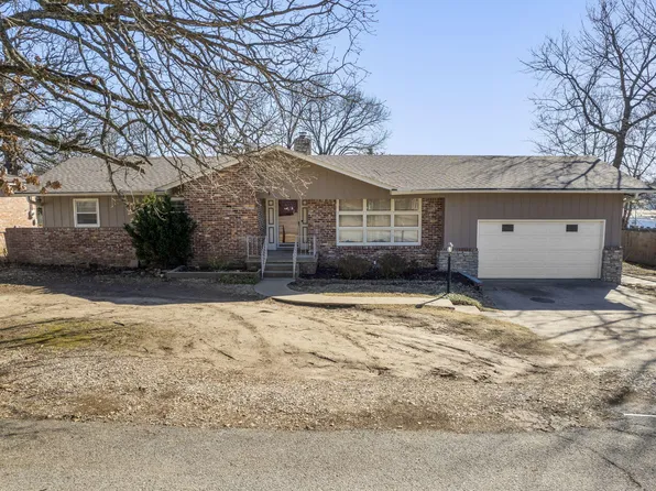 16 E 15th St, Grove, OK 74344