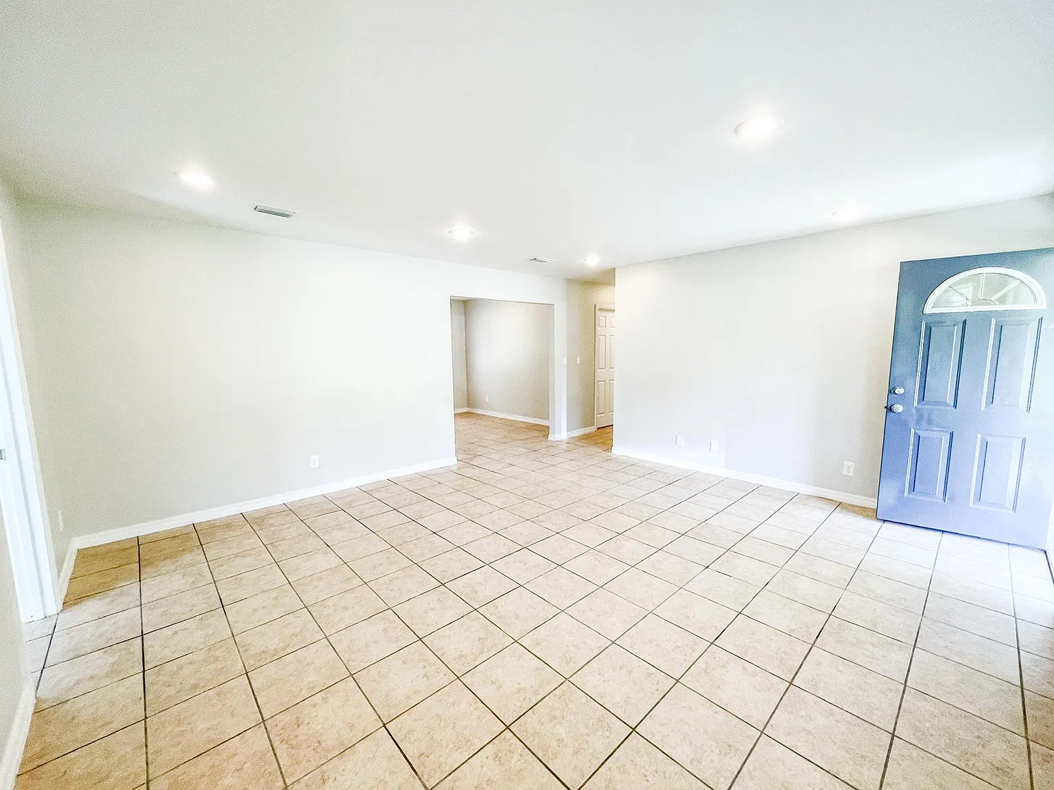 12198 Fernwood Dr W — Photo 4
