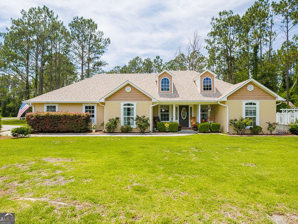 1st image of 21 Cypress Trl
