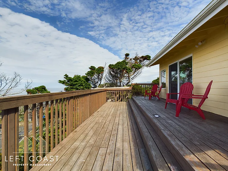 1033 NW Inlet Ave — Photo 47