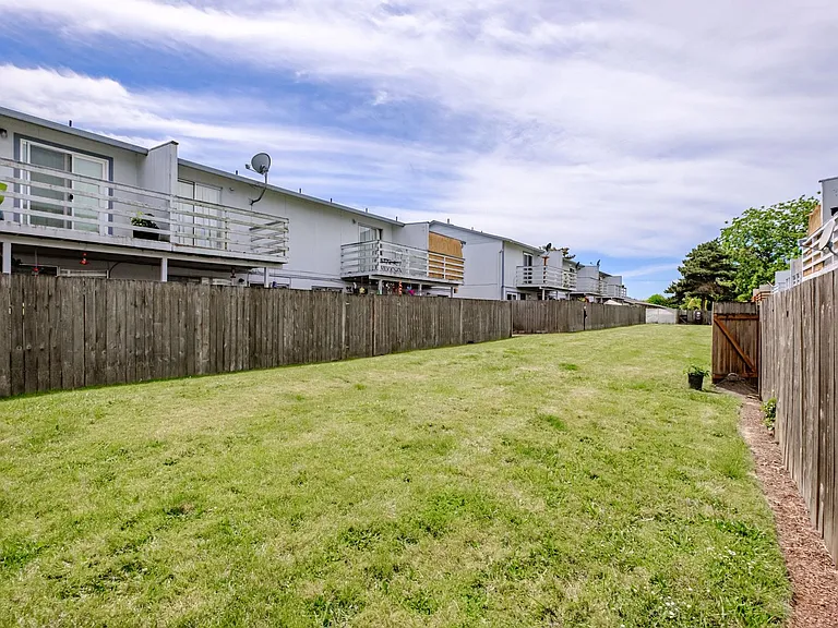 Meadow Green Townhomes — Photo 23