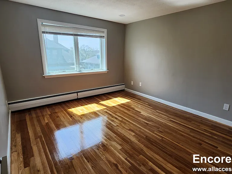 48 Evergreen St #4 — Photo 10