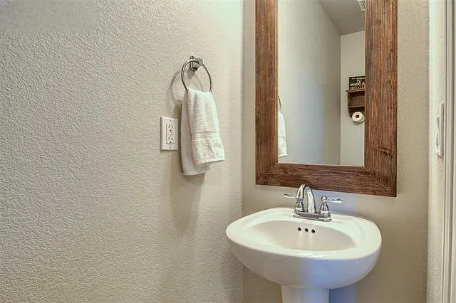 11944 Eagle Crest Ct — Photo 10