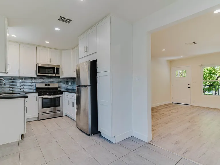 1700 N Fairview St #1708 — Photo 9