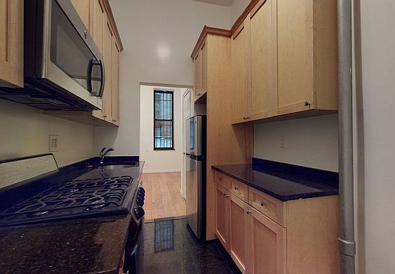 2nd image of 711 2nd Ave APT 1D
