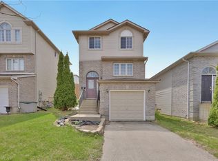 34 Phair Cres, London, ON N5Z 5B5