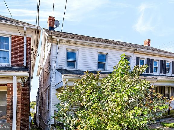 5th image of 284 N Main St