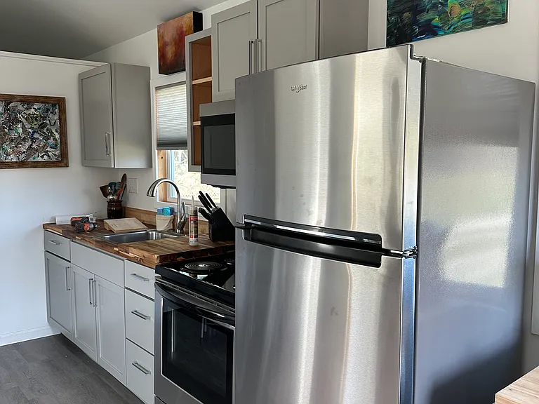 Full size kitchen