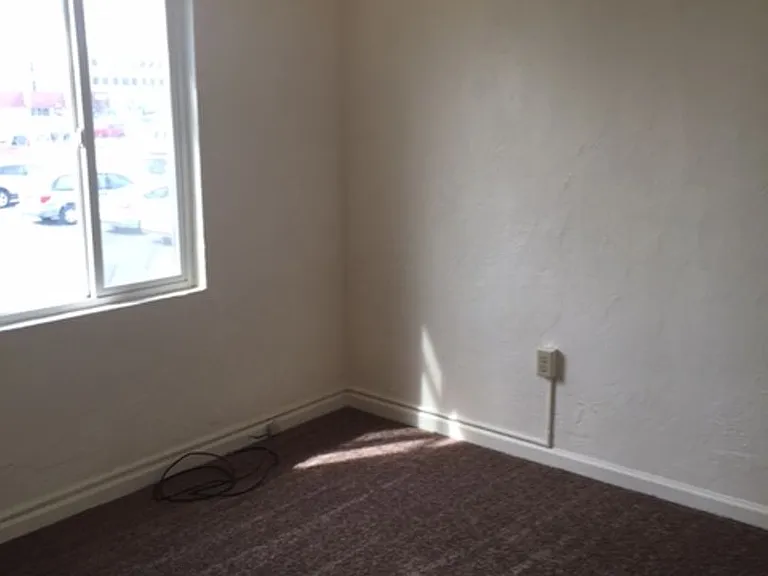 125 N Water Ave — Photo 7
