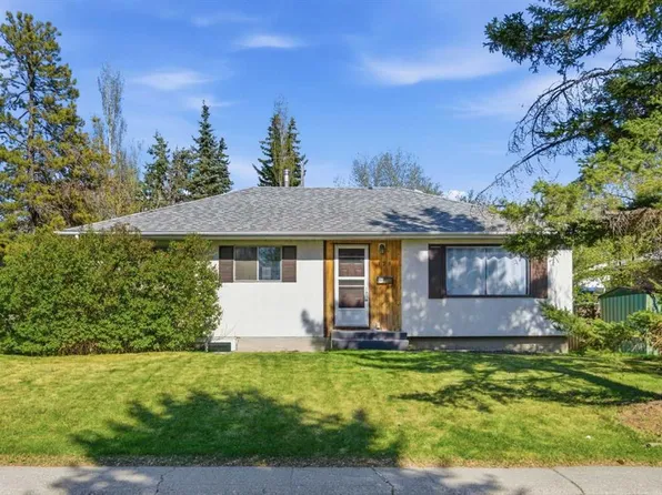 173 W Gordon Dr SW, Calgary, AB T3E 5B1