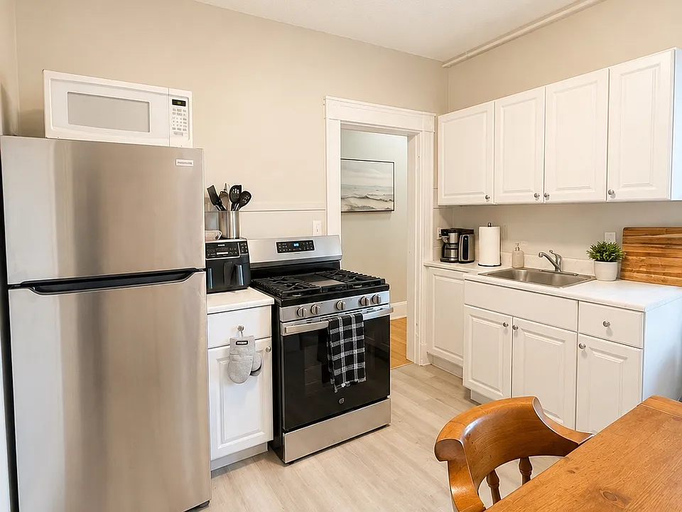 307 W Broadway #5